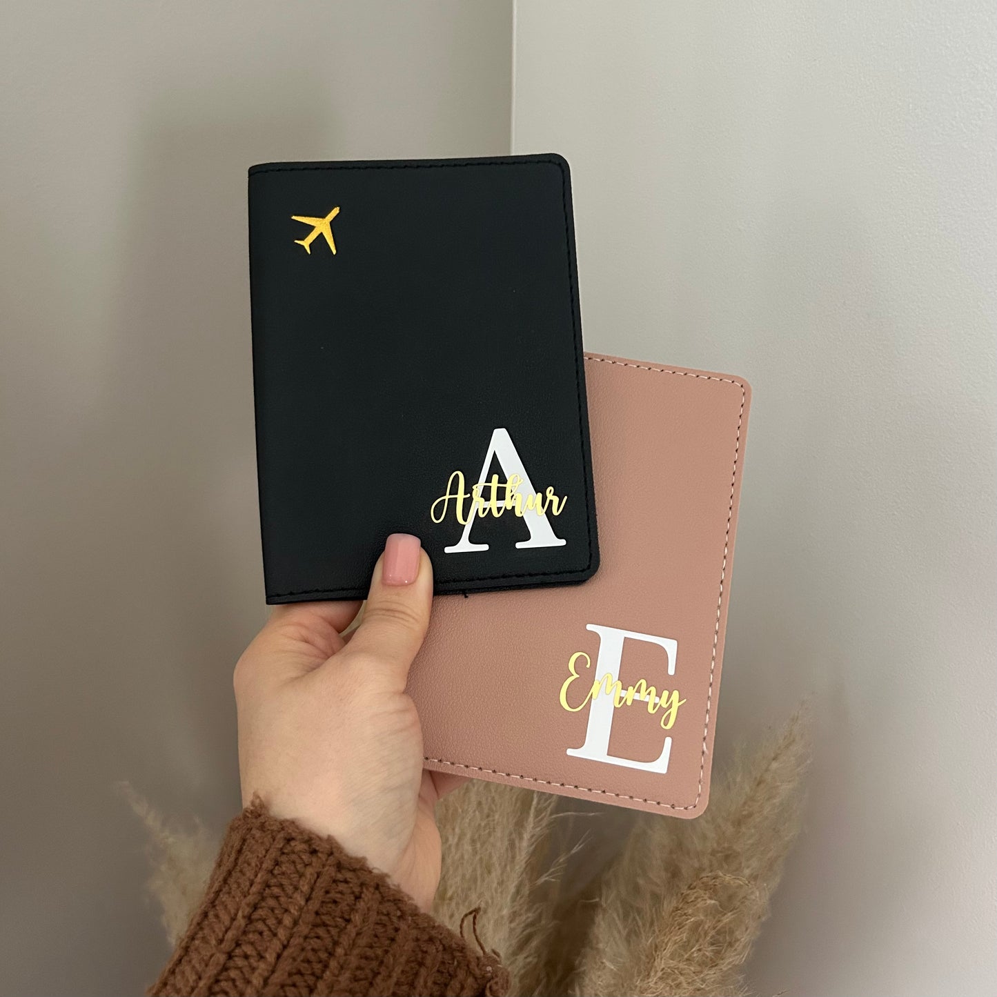 Protège passeport initiale